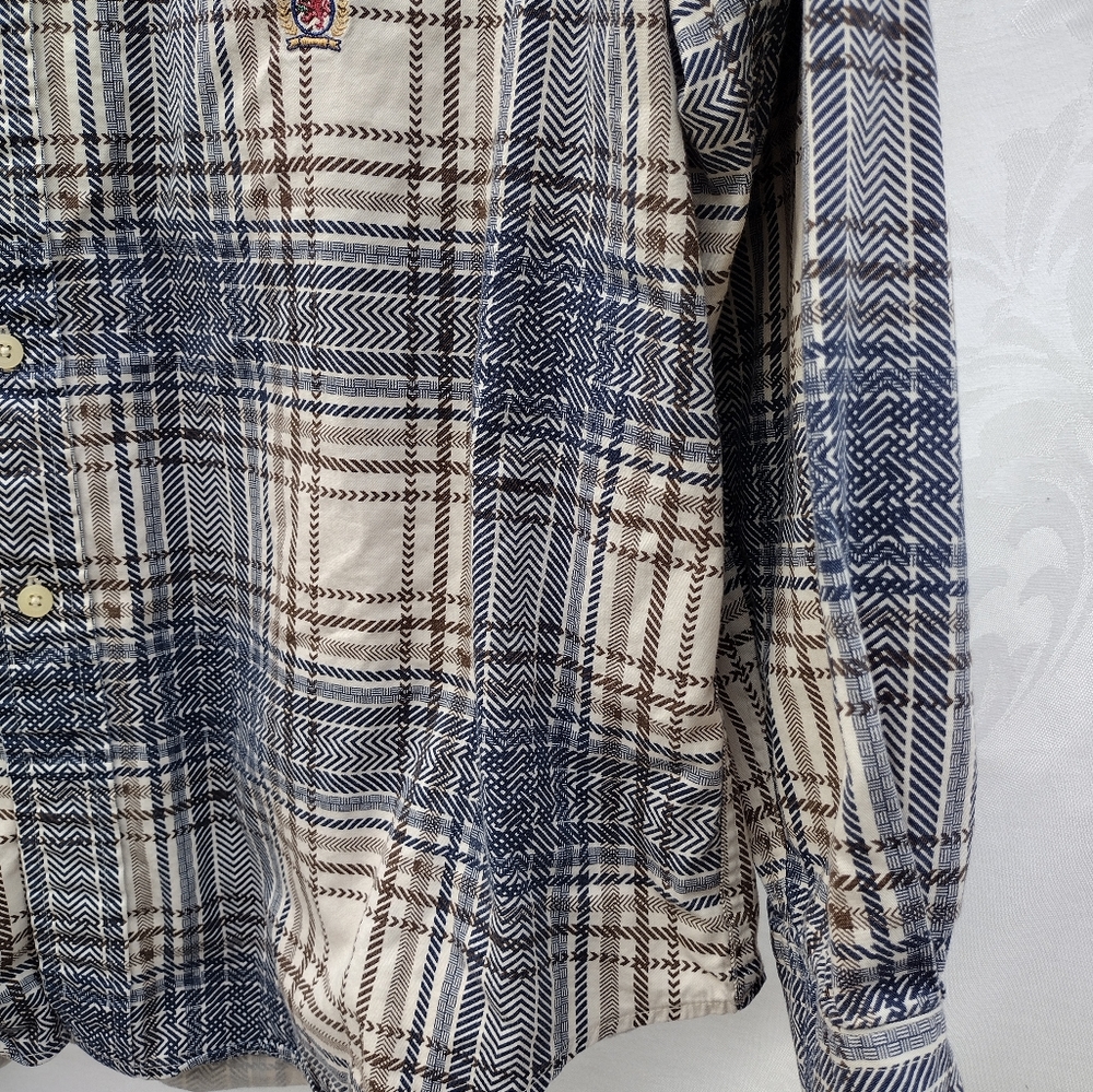 Button down - Picture 3 of 7